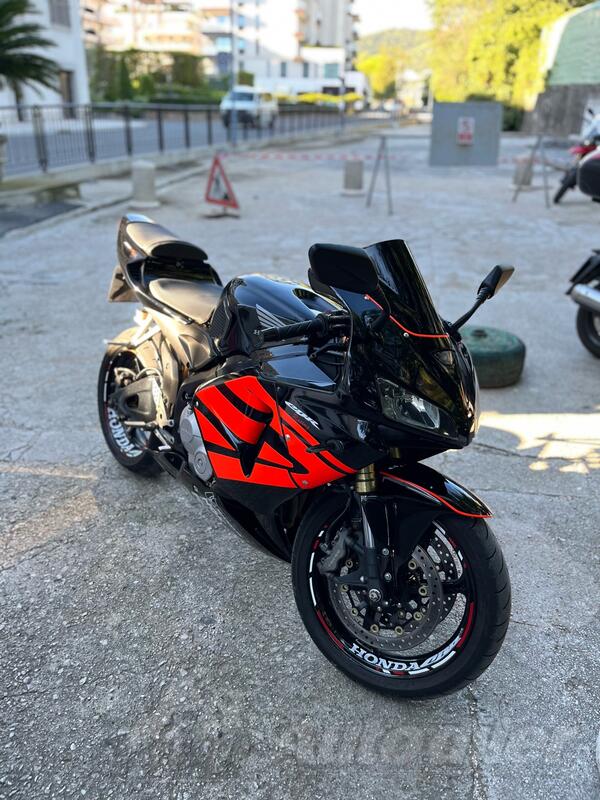 Honda - CBR 600