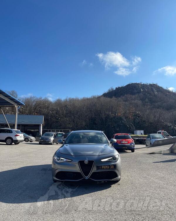 Alfa Romeo - Giulia - 2.2JTDM Q4 Veloce 03/2017g Automatik