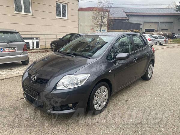 Toyota - Auris - 2,0D4D