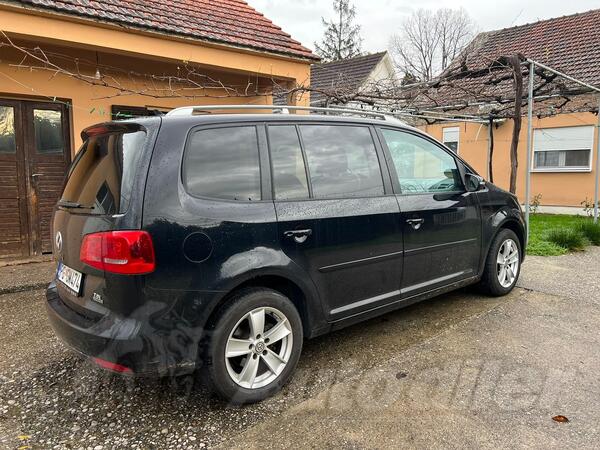 Volkswagen - Touran - 1.6 TDI bluemotion