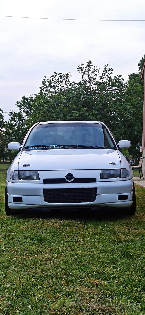 Opel - Astra - 2.0 16v turbo