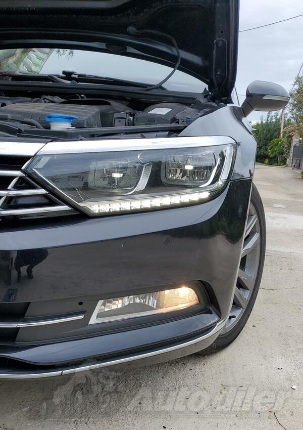 Both headlights for Volkswagen - Passat    - 2016