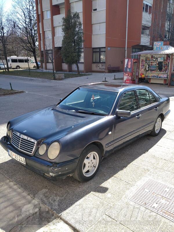 Mercedes Benz - E 220
