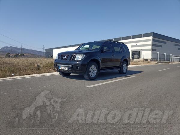 Nissan - Pathfinder - 2.5