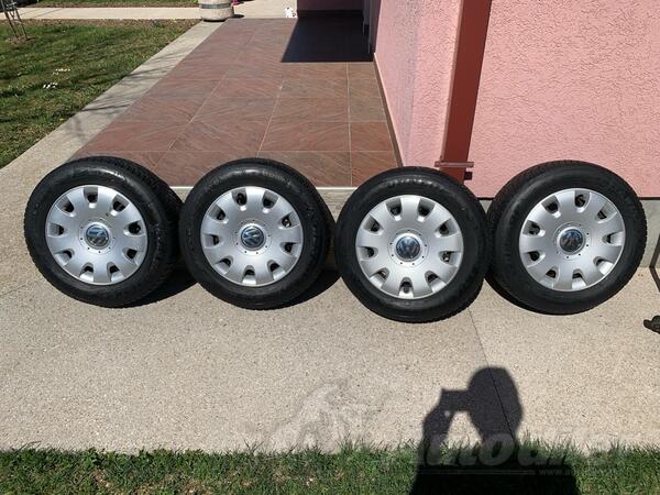 Fabričke felne i Dunlop gume