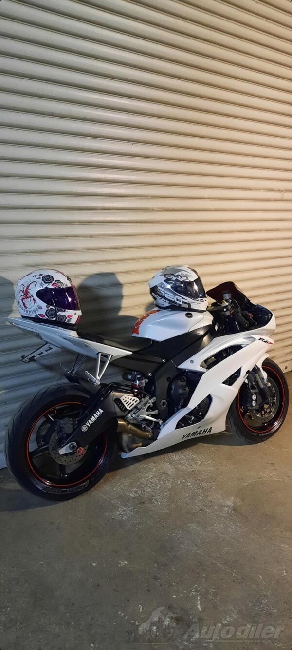 Yamaha - R6r