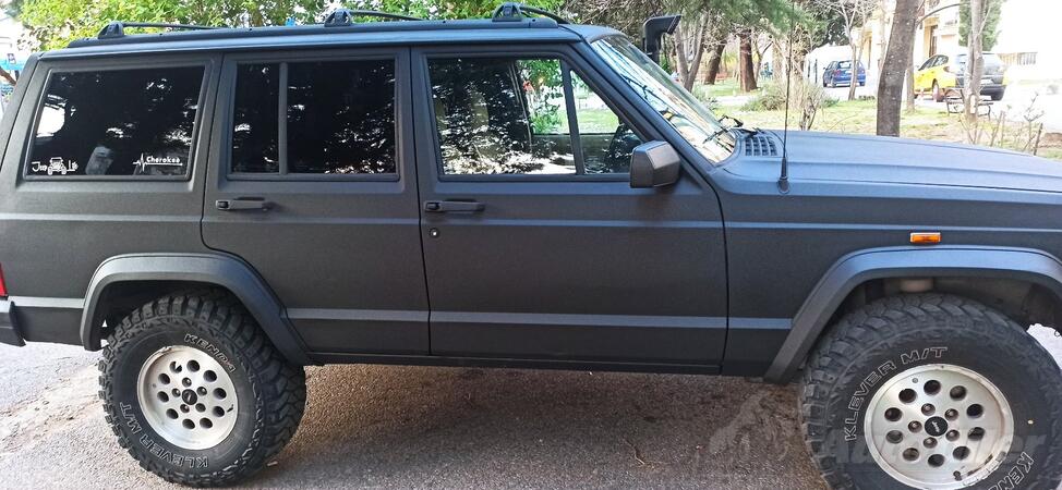 Jeep - Cherokee - 2.5 benzin + plin sekvent