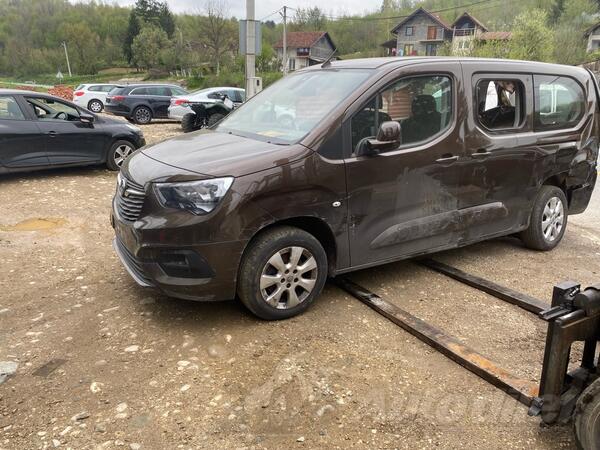 Opel - Combo 14 in parts