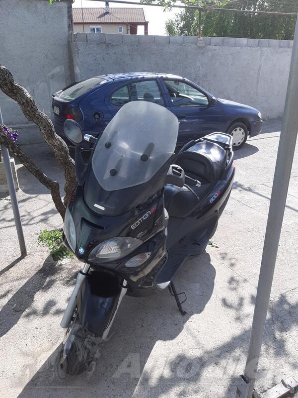 Piaggio - x9