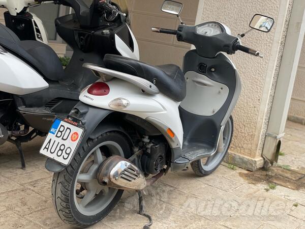 Piaggio LIberty 125  Shop Motodepocaservizi