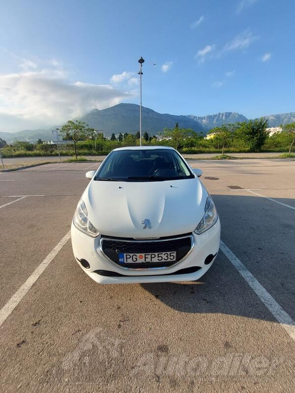 Peugeot - 208 - HDI