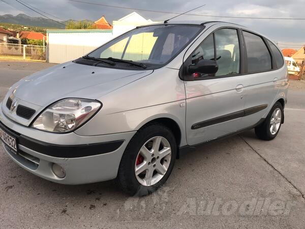 Renault - Scenic