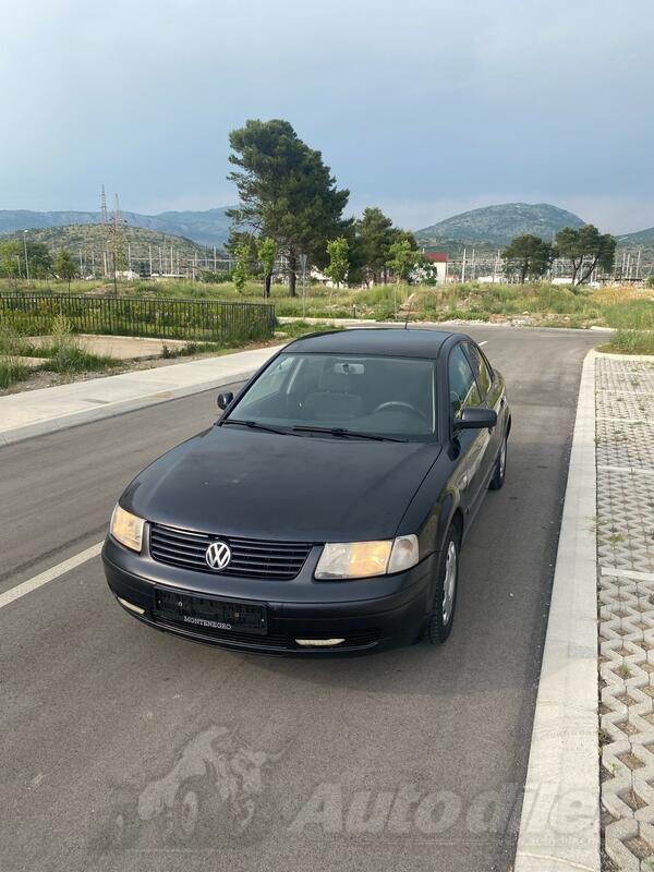 Volkswagen - Passat - B4