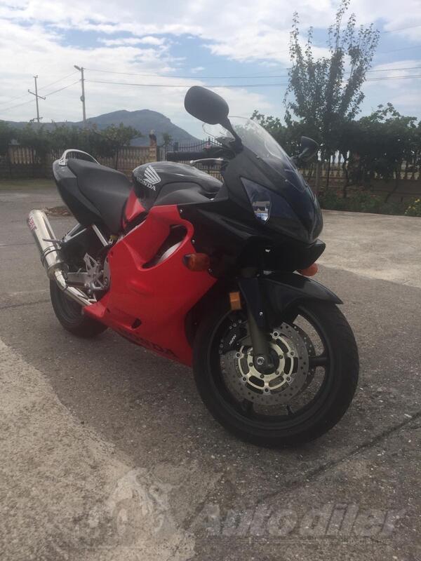 Honda - Cbr 600