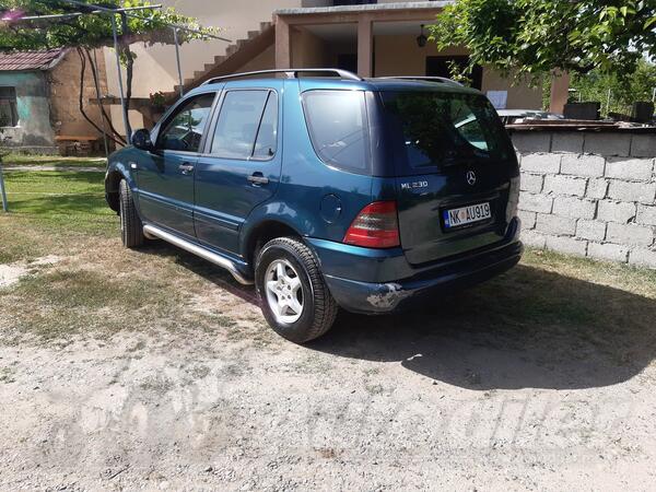 Mercedes Benz - ML 230 - ML230