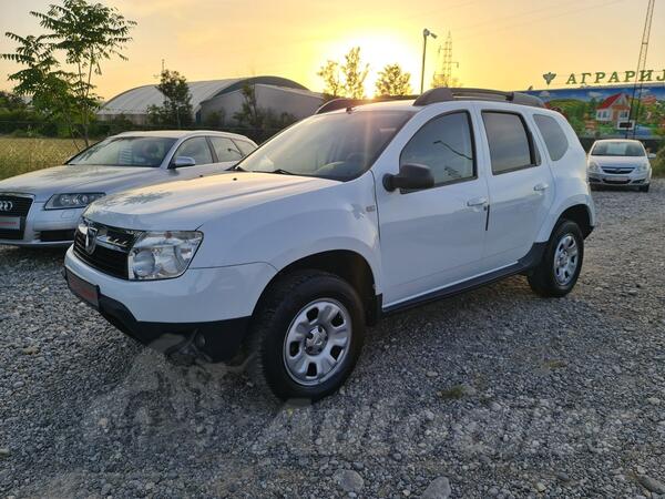 Dacia - Duster - 1.6 i