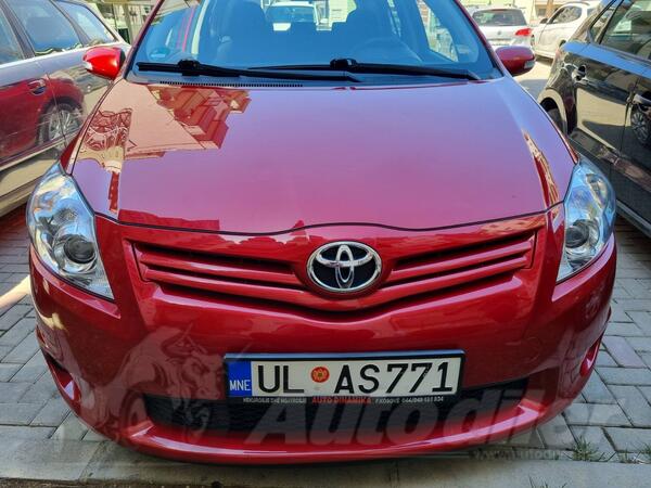 Toyota - Auris