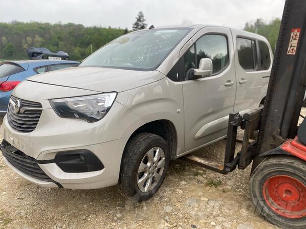 Opel - Combo  in parts