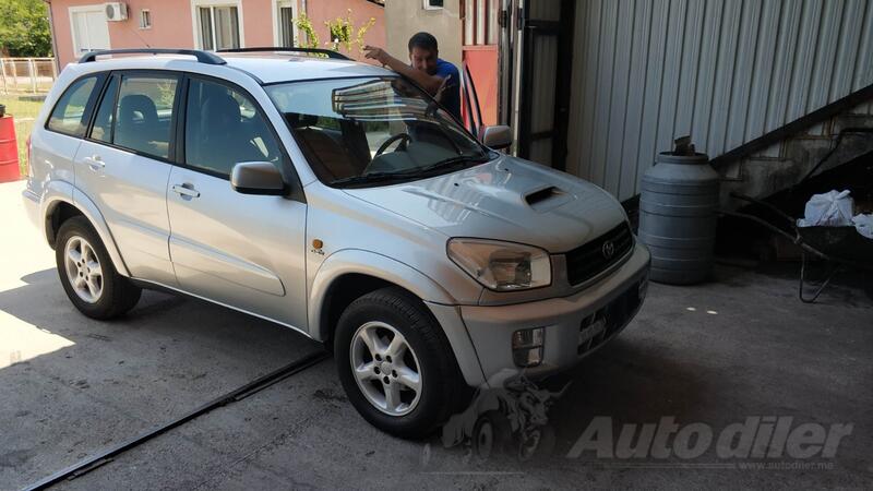 Toyota - RAV 4 - 2.0