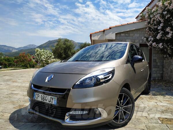 Renault - Scenic - bose edition