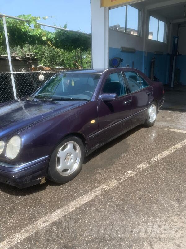 Mercedes Benz - 280 - 2.8