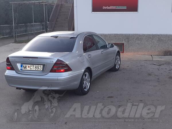 Mercedes Benz - 220 - CDI