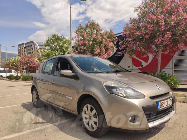 Renault - Clio - 1.6