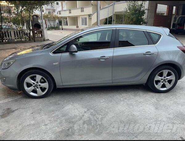 Opel - Astra - 2.0 cdti