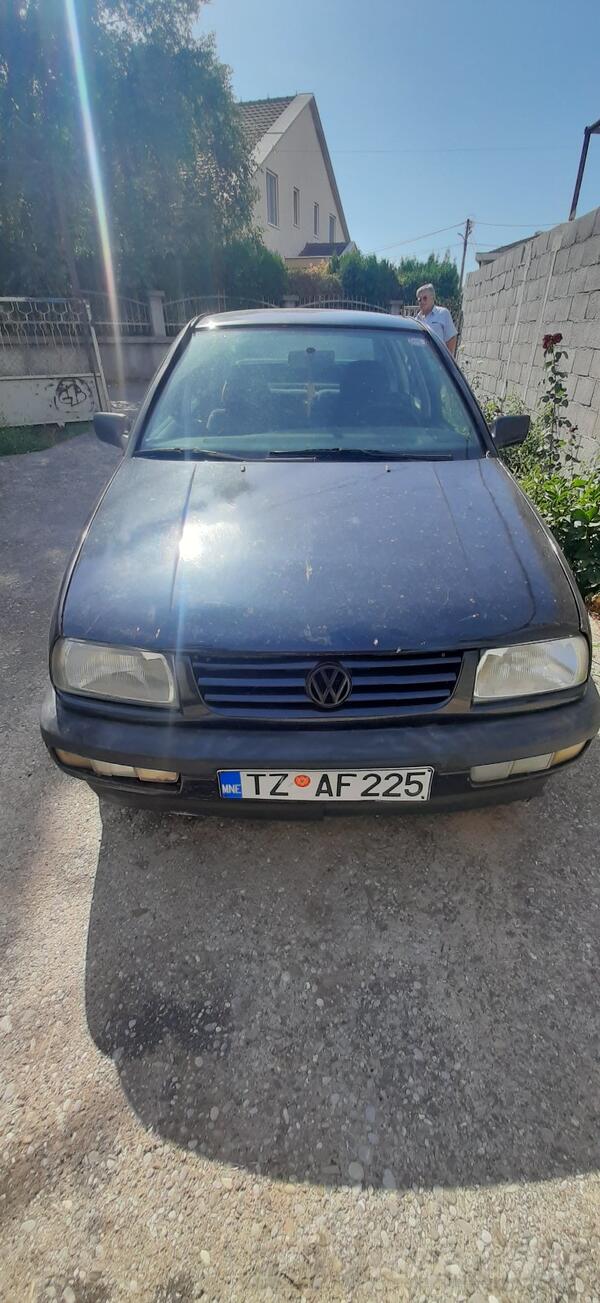 Volkswagen - Vento - 1.8 benzin