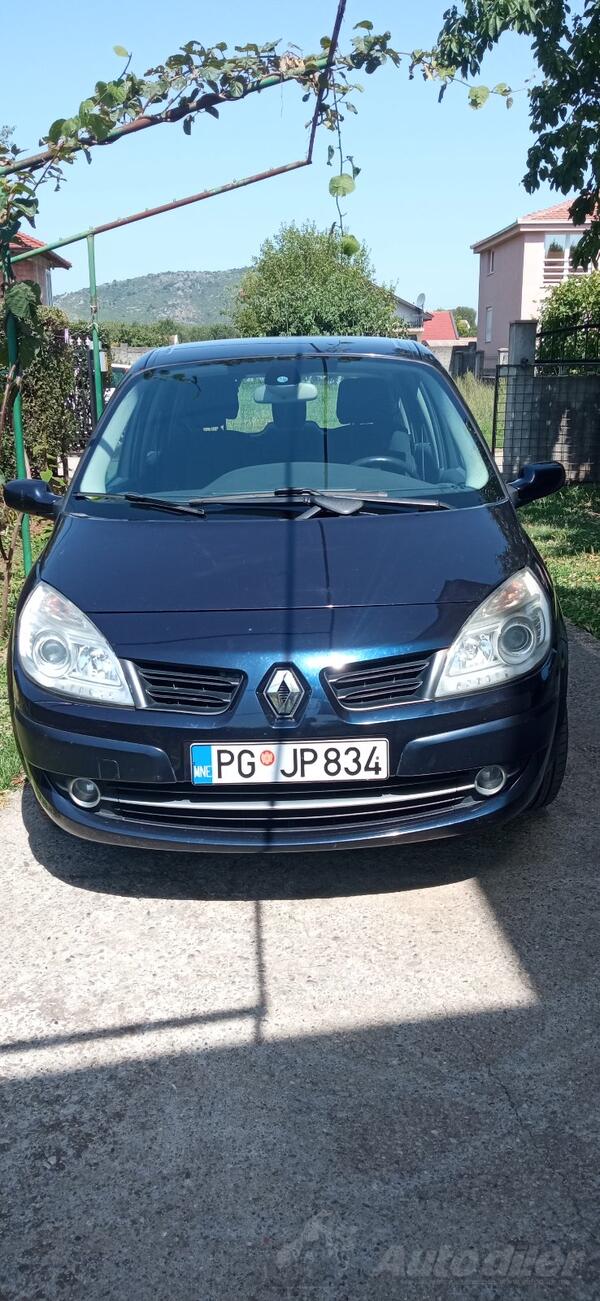 Renault - Scenic - 19