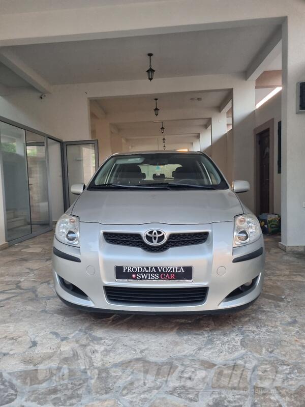 Toyota - Auris - 2.0 D4D