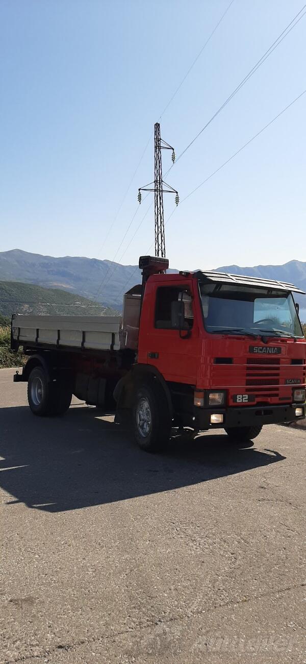 Scania - 82M