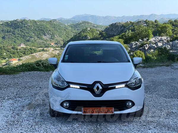 Renault - Clio - 11/2014.g