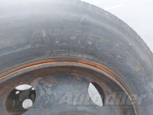 Iveco - 215 -  guma