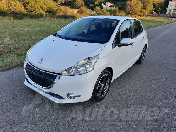 Peugeot - 208 - 1.4 hdi