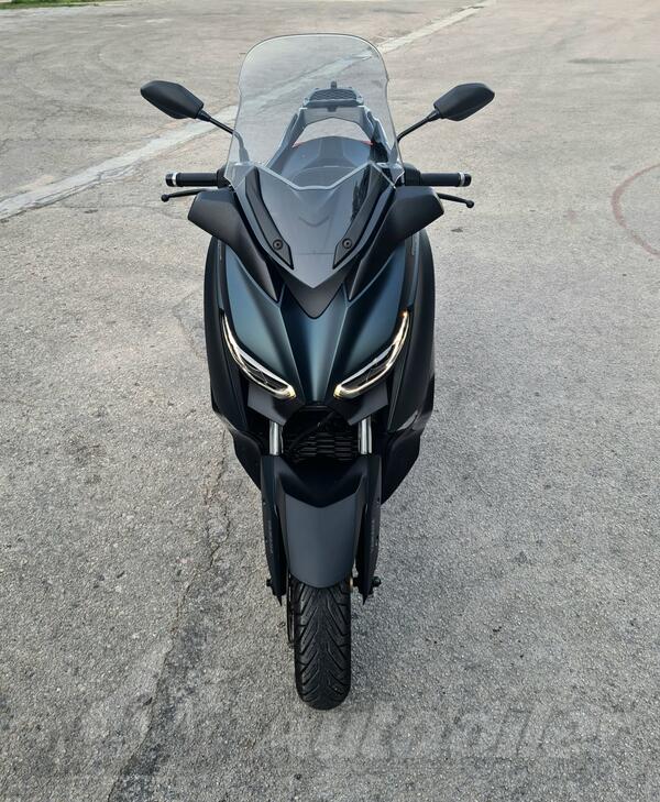 Yamaha - Xmax