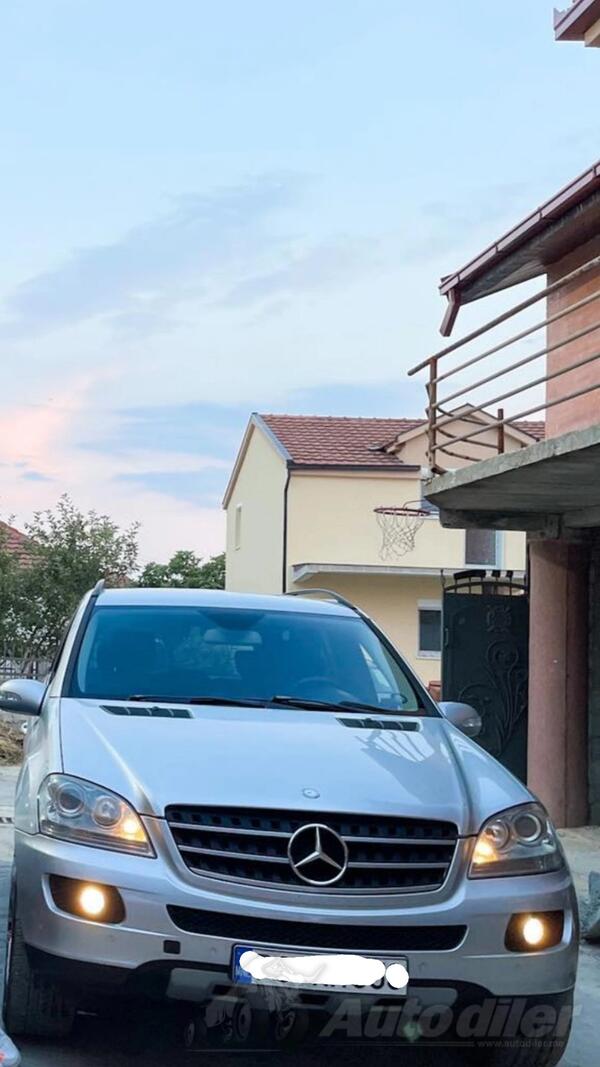 Mercedes Benz - 320 - 3.0
