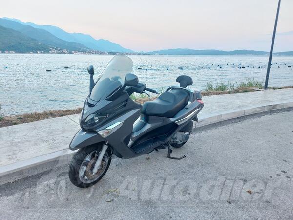 Piaggio - SCOOTER 125 X-EVO CETVOROTAKTNI