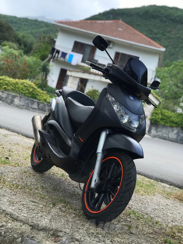 Piaggio - Beverly 250s