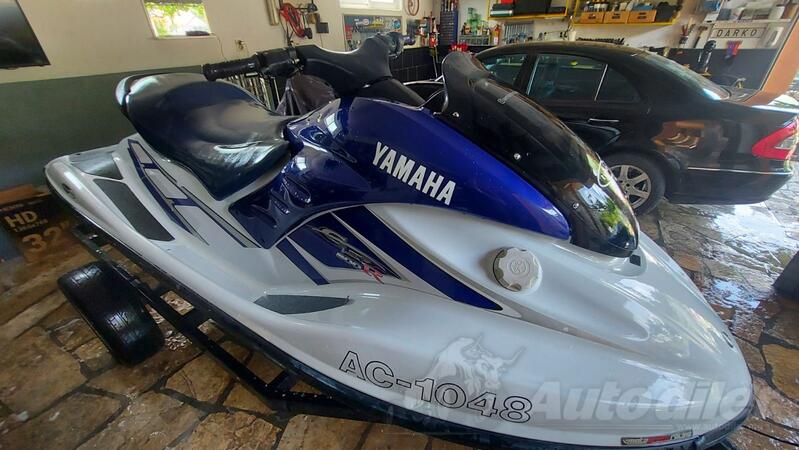 Yamaha - GP800