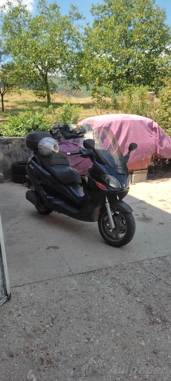 Piaggio - x9