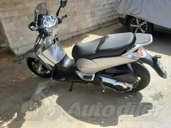 Aprilia - Scarabeo