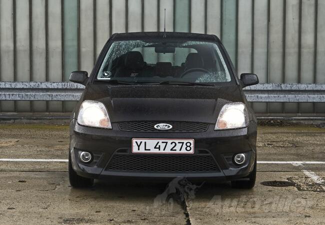 Ford - Fiesta ST in parts