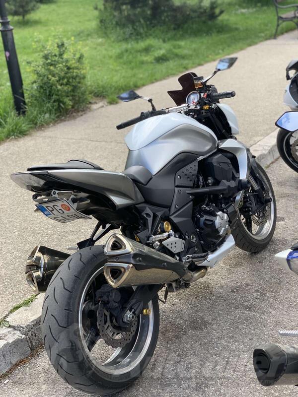 Kawasaki - Z1000