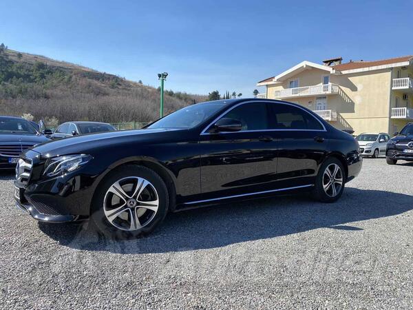 Mercedes Benz - E 220 - 4 matic