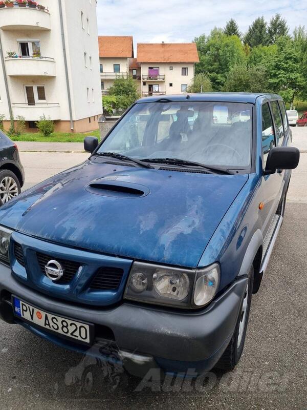 Nissan - Terrano - 2.7