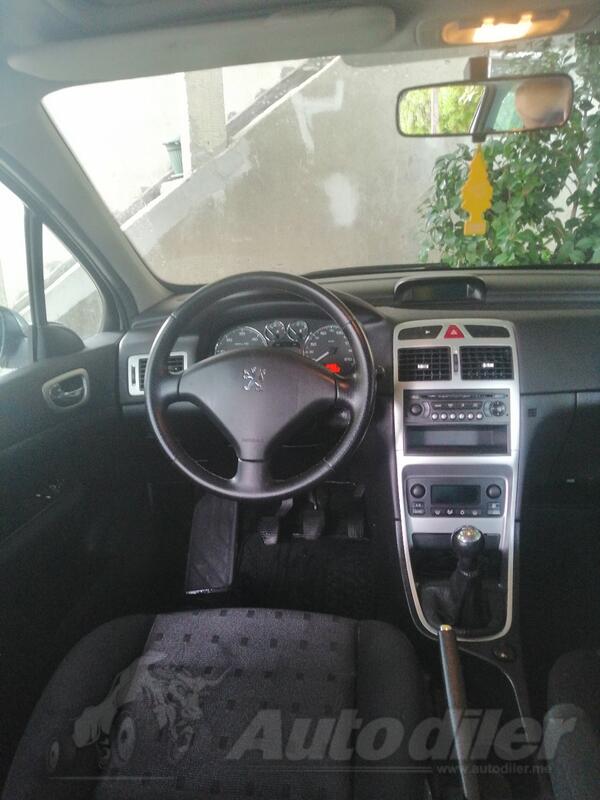 Peugeot - 307