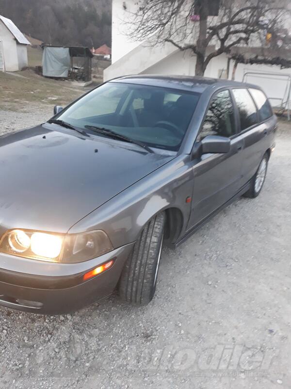 Volvo - V40 - 1,9,  85kw