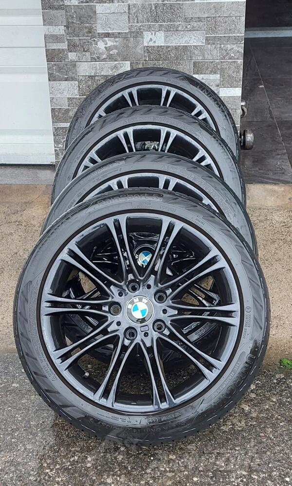 Fabričke felne i BMW M style 135 i Uniroyal rainsport5 gume