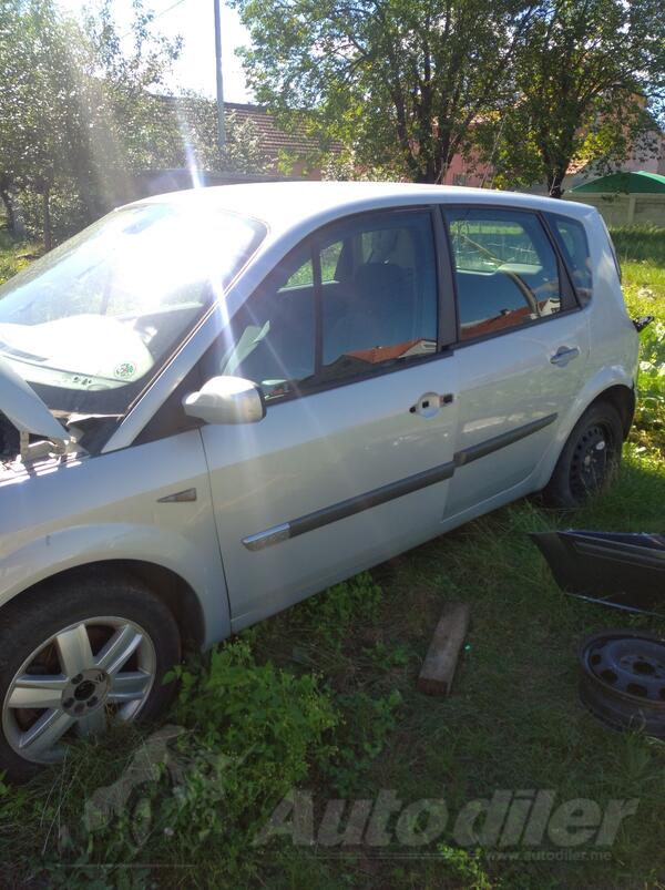 Renault - Scenic 1.9 in parts